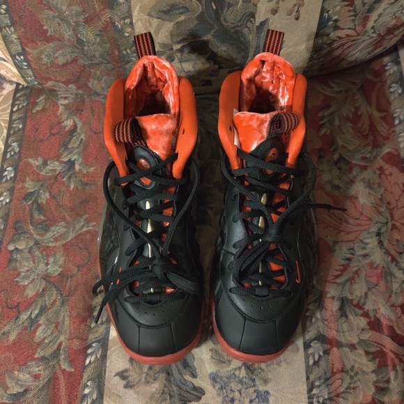 Check Out This Nike Air Foamposite One Memphis Tigers PE ...